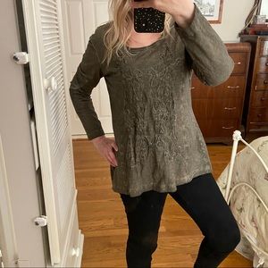 AMBRIA Long Sleeved Front Stitching Tunic Top
